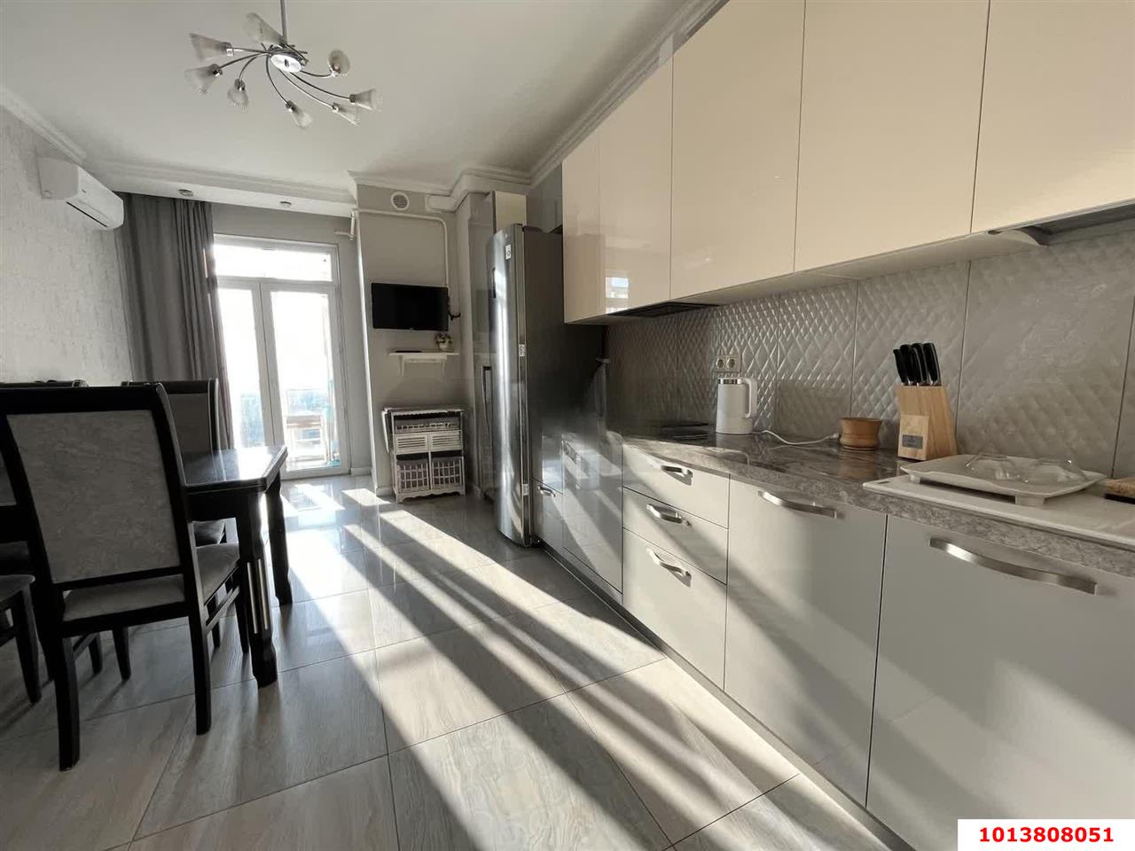 Фото №2: 2-комнатная квартира 71 м² - Кабардинка, Карасунский внутригородской округ, мкр. Комсомольский, ул. Мира, 15