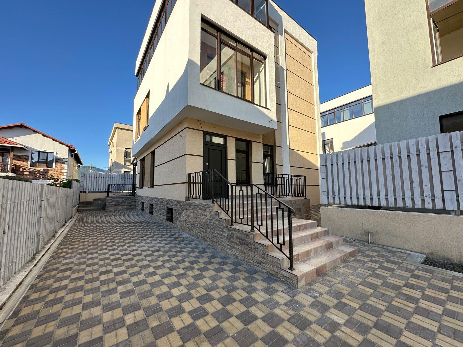 Фото №1: Дом 275 м² + 3 сот. - Геленджик, мкр. Толстый Мыс, ул. Полевая, 28