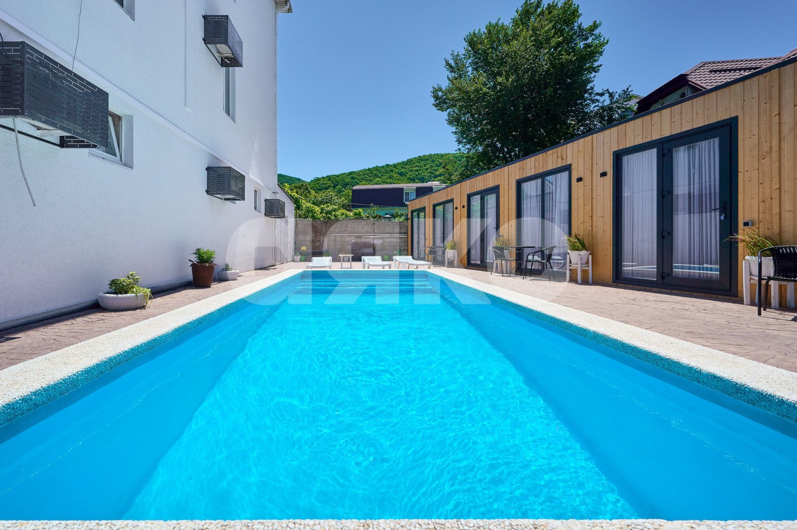 Фото №1: Коммерция 900 м² - Архипо-Осиповка, ул. Заречная, 15