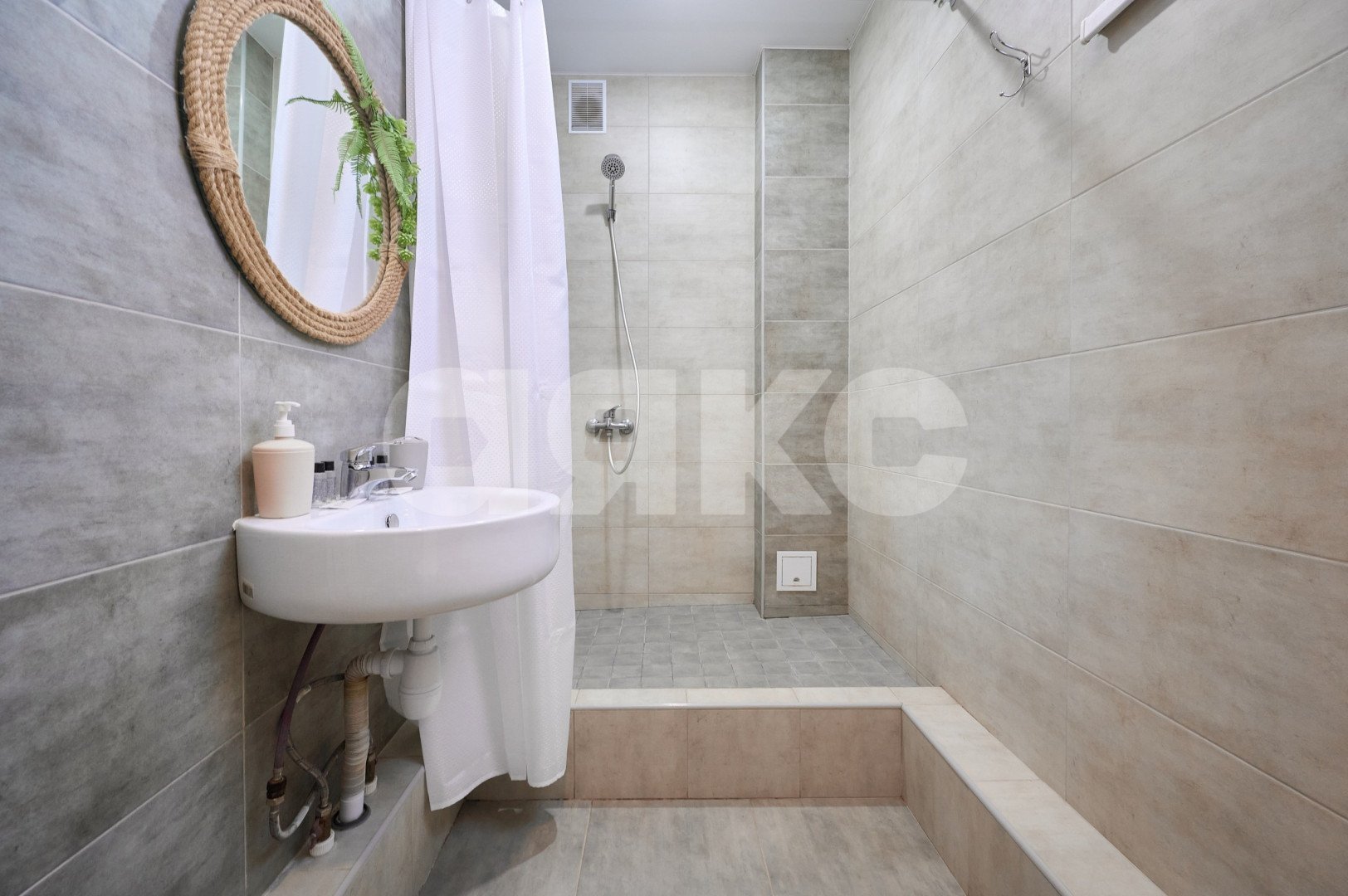 Фото №33: Коммерция 900 м² - Архипо-Осиповка, ул. Заречная, 15