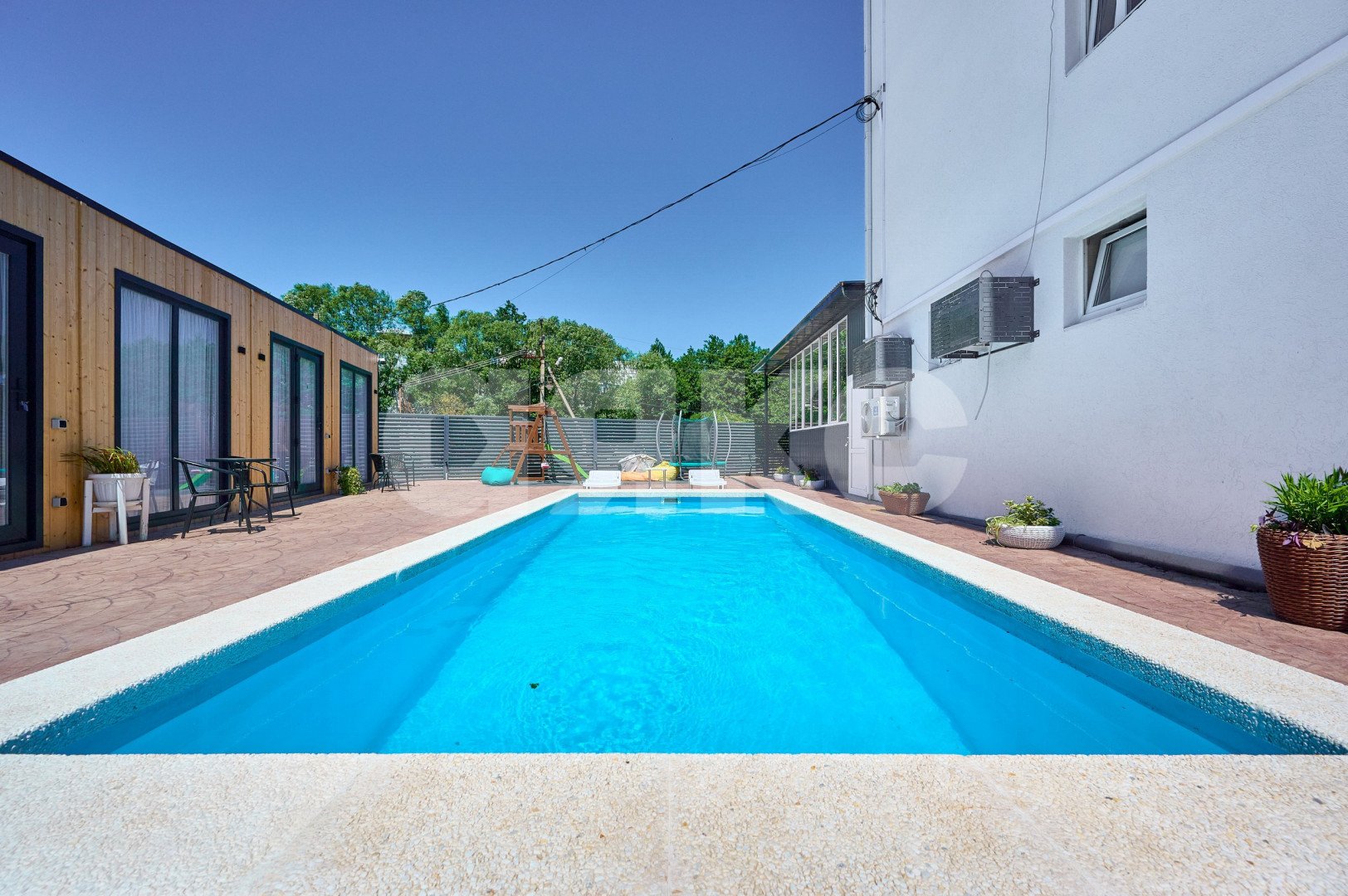 Фото №3: Коммерция 900 м² - Архипо-Осиповка, ул. Заречная, 15