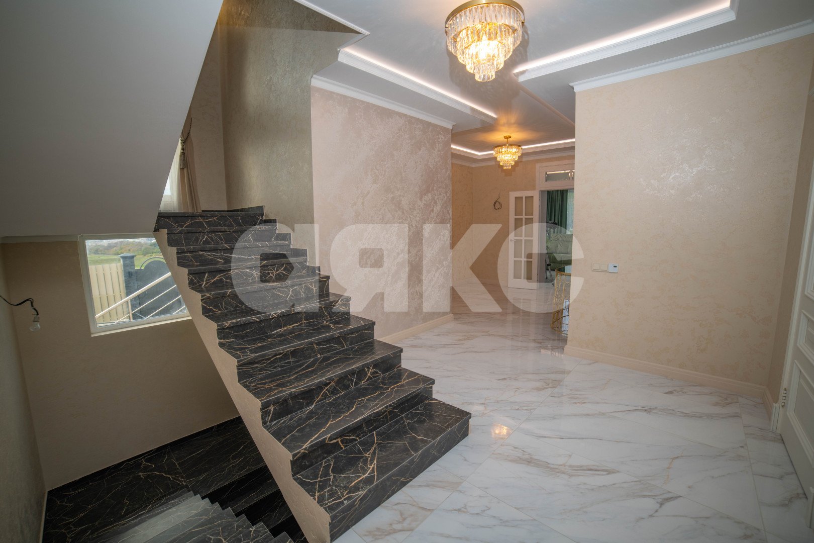 Фото №14: Дом 304 м² + 4 сот. - Геленджик, ул. Покровского, 15