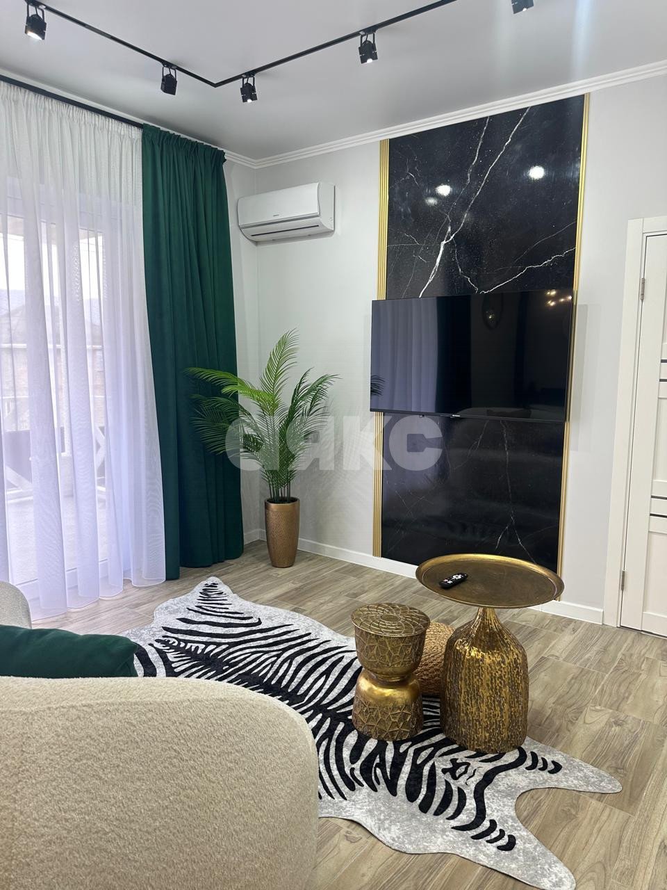 Фото №3: Дом 166 м² + 4.8 сот. - Геленджик, мкр. Персиковый сад