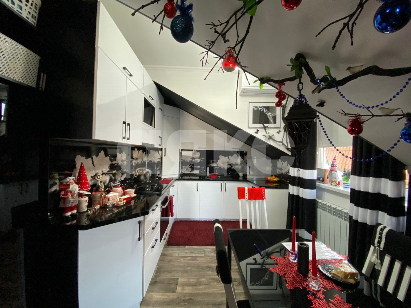 Фото №1: 2-комнатная квартира 61 м² - Геленджик, ул. Леселидзе, 7