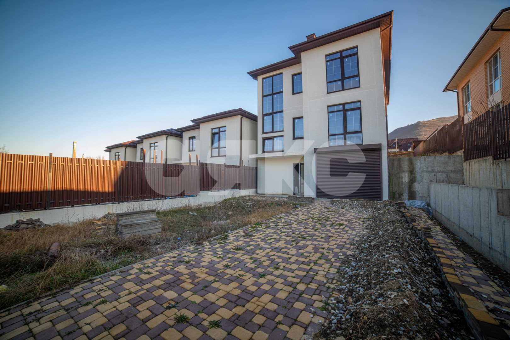 Фото №1: Дом 286 м² + 3.5 сот. - Геленджик, мкр. жилой комплекс Гоголь, ул. Гоголя, 7к2