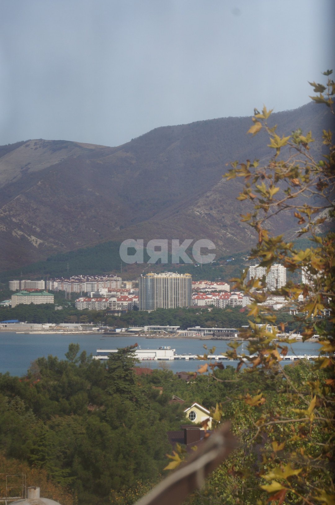 Фото №1: 4-комнатная квартира 62 м² - Геленджик, мкр. Толстый Мыс, ул. Гринченко, 38