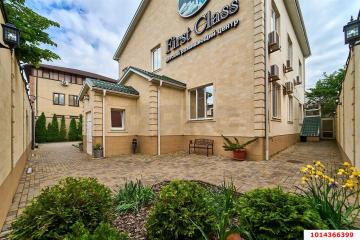 Фото №2: Коммерция 878 м² - Краснодар, мкр. Центральный, ул. Чапаева, 70