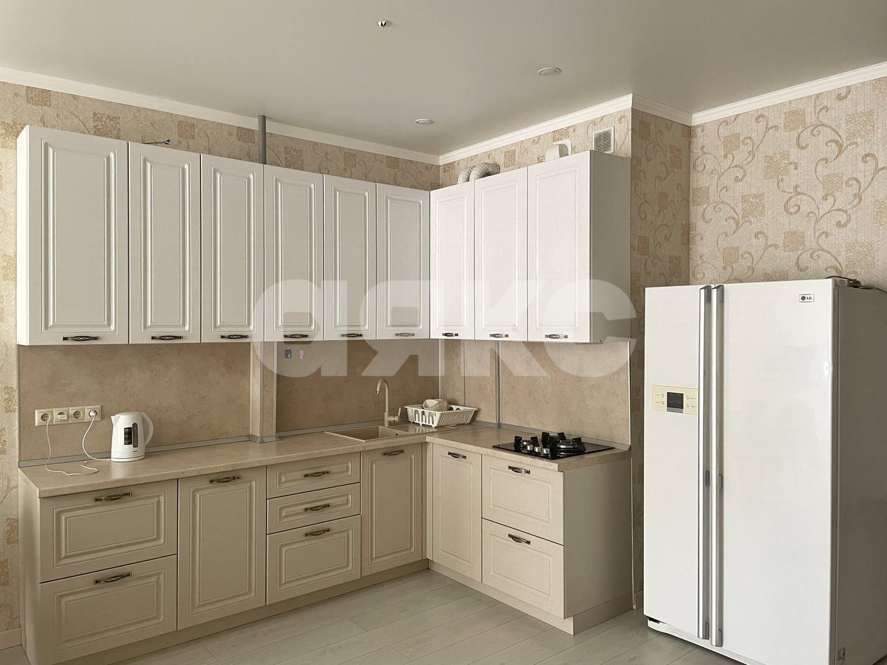 Фото №6: 2-комнатная квартира 72 м² - Геленджик, жилой комплекс Лазурный-2, мкр. жилой комплекс Лазурный-2, ул. Верхняя, 4к3