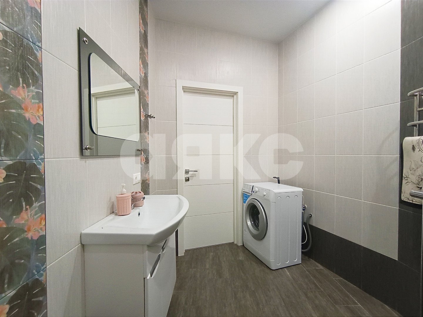 Фото №13: 2-комнатная квартира 74 м² - Геленджик, жилой комплекс Лазурный-2, мкр. жилой комплекс Лазурный-2, ул. Верхняя, 4к7